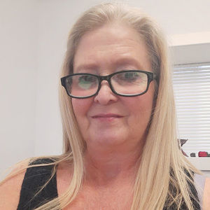 Meet your Posher, Debra